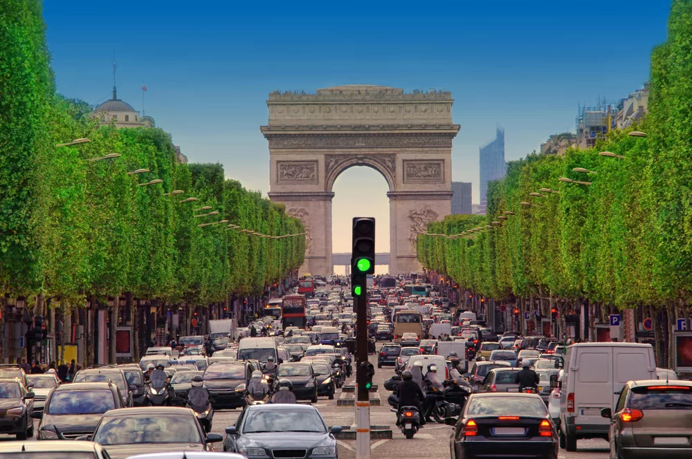 Remote sensing of motor vehicle emissions in Paris