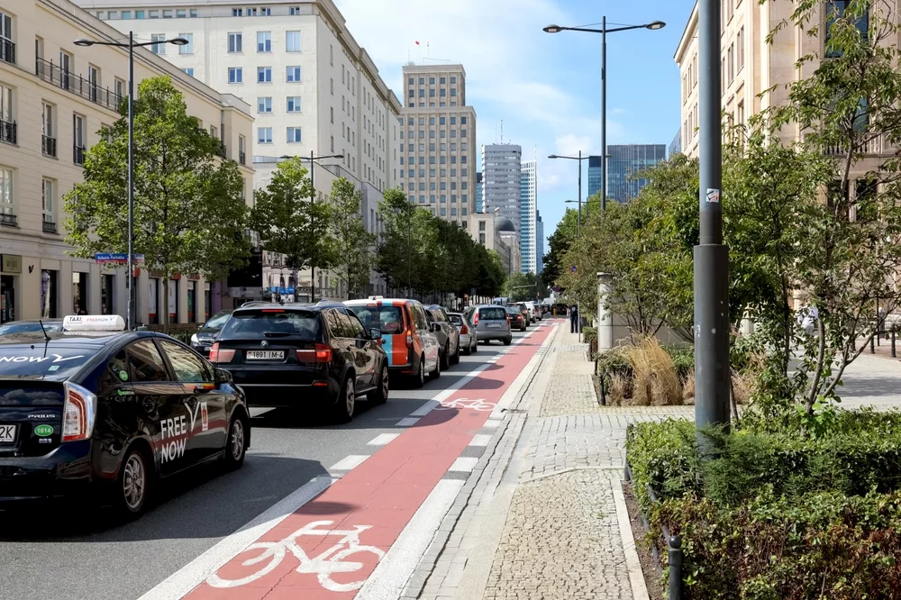 Impacts of a low-emission zone on air pollutant and greenhouse gas emissions in Warsaw